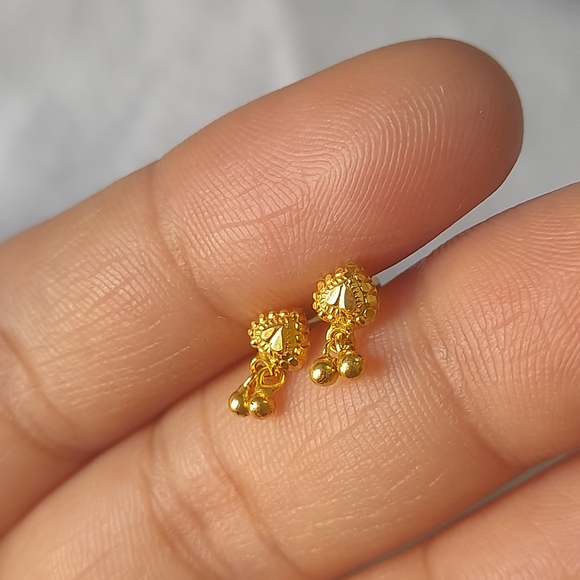 Beautiful new small earrings - Picture 8 of 9